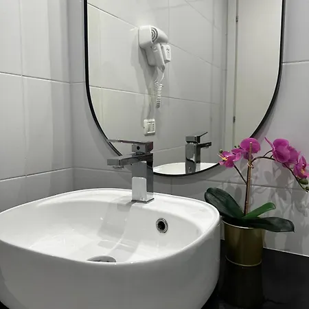 Rome Holiday Guesthouse Affittacamere 4*