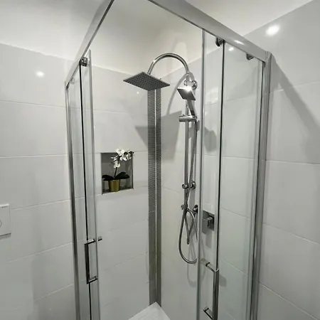 Rome Holiday Guesthouse 4*