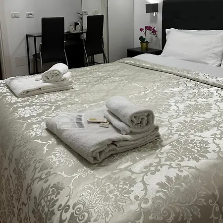 Rome Holiday Guesthouse *