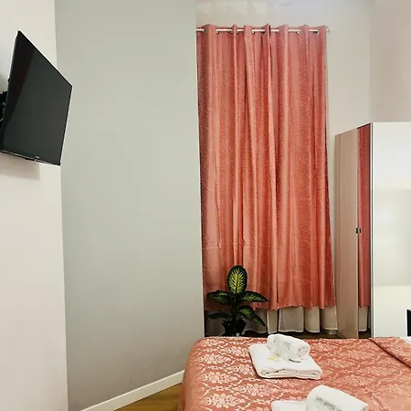 Rome Holiday Guesthouse *