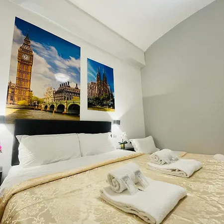 Rome Holiday Guesthouse *