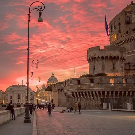 Rome Holiday Guesthouse *